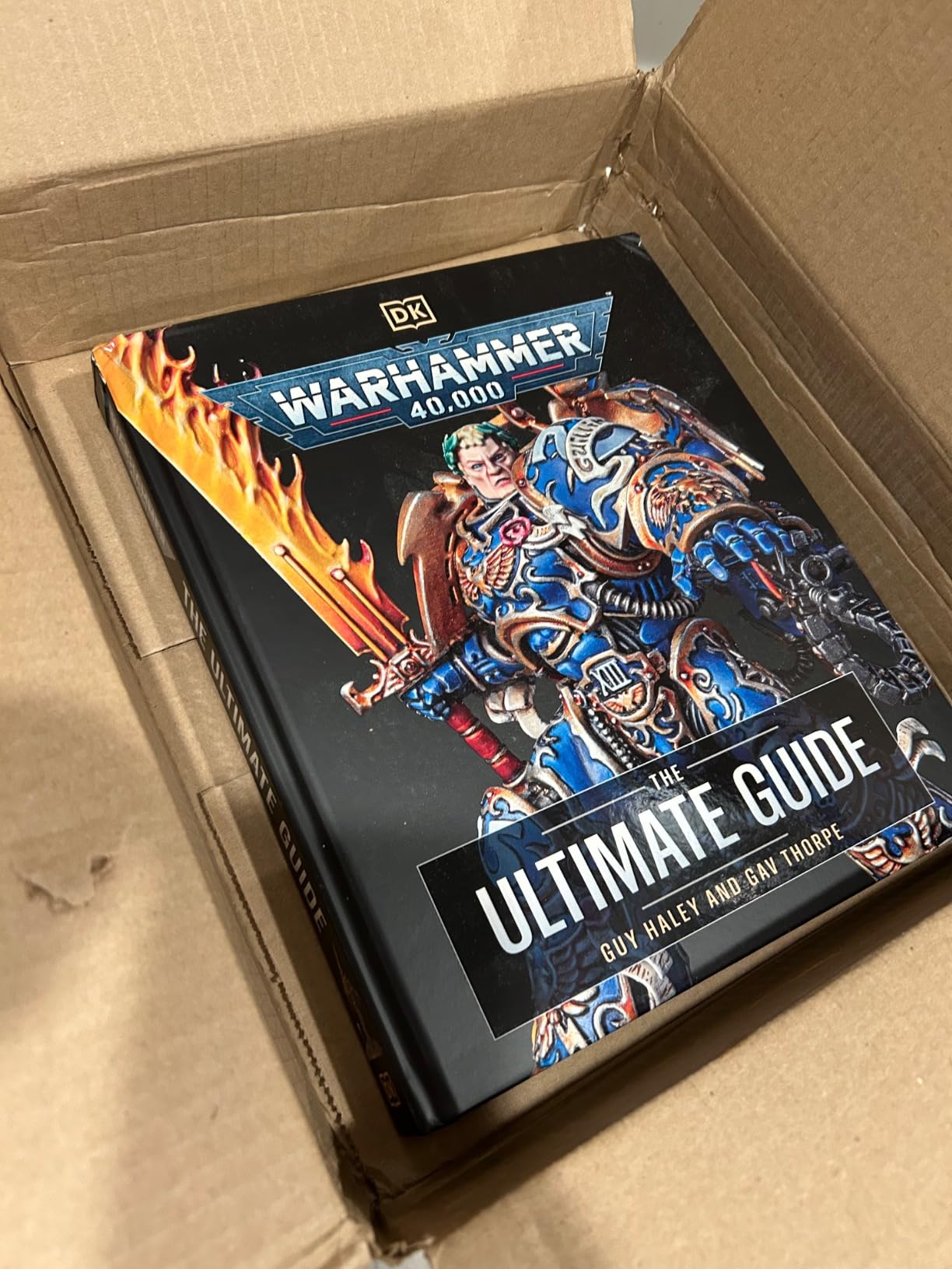 Warhammer 40,000 The Ultimate Guide customer photo 2
