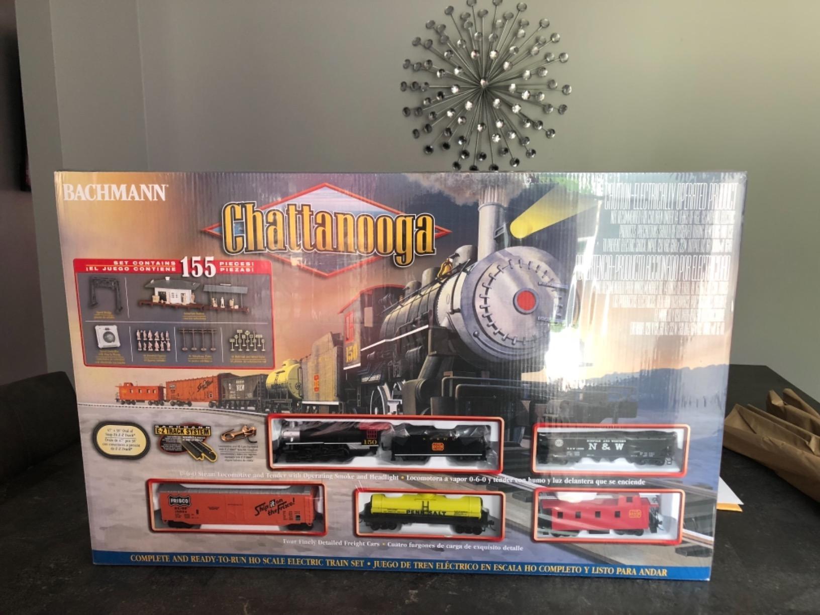 Bachmann Trains - Chattanooga Ready To Run 155 Piece Electric Train Set - HO Scale customer photo 1