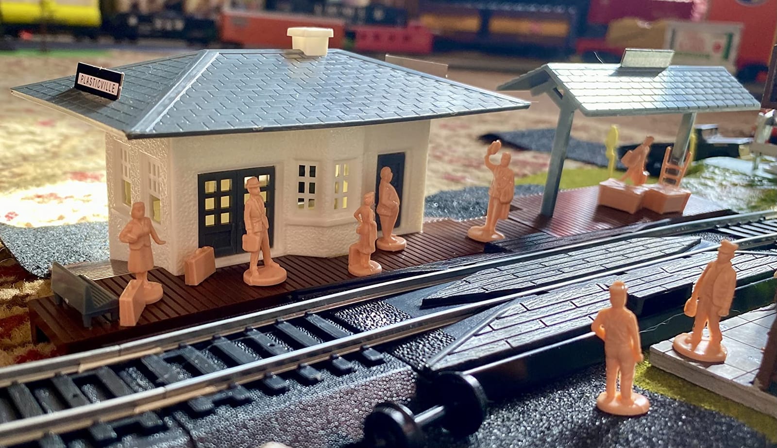Bachmann Trains - Chattanooga Ready To Run 155 Piece Electric Train Set - HO Scale customer photo 2