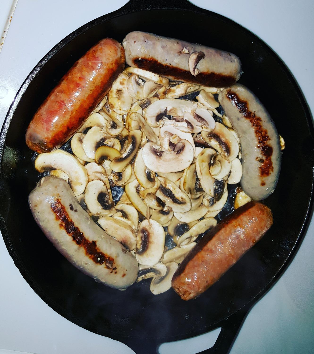 Lodge Pre-Seasoned Cast Iron Skillet, PFAS-Free, 10.25 Inches customer photo 1