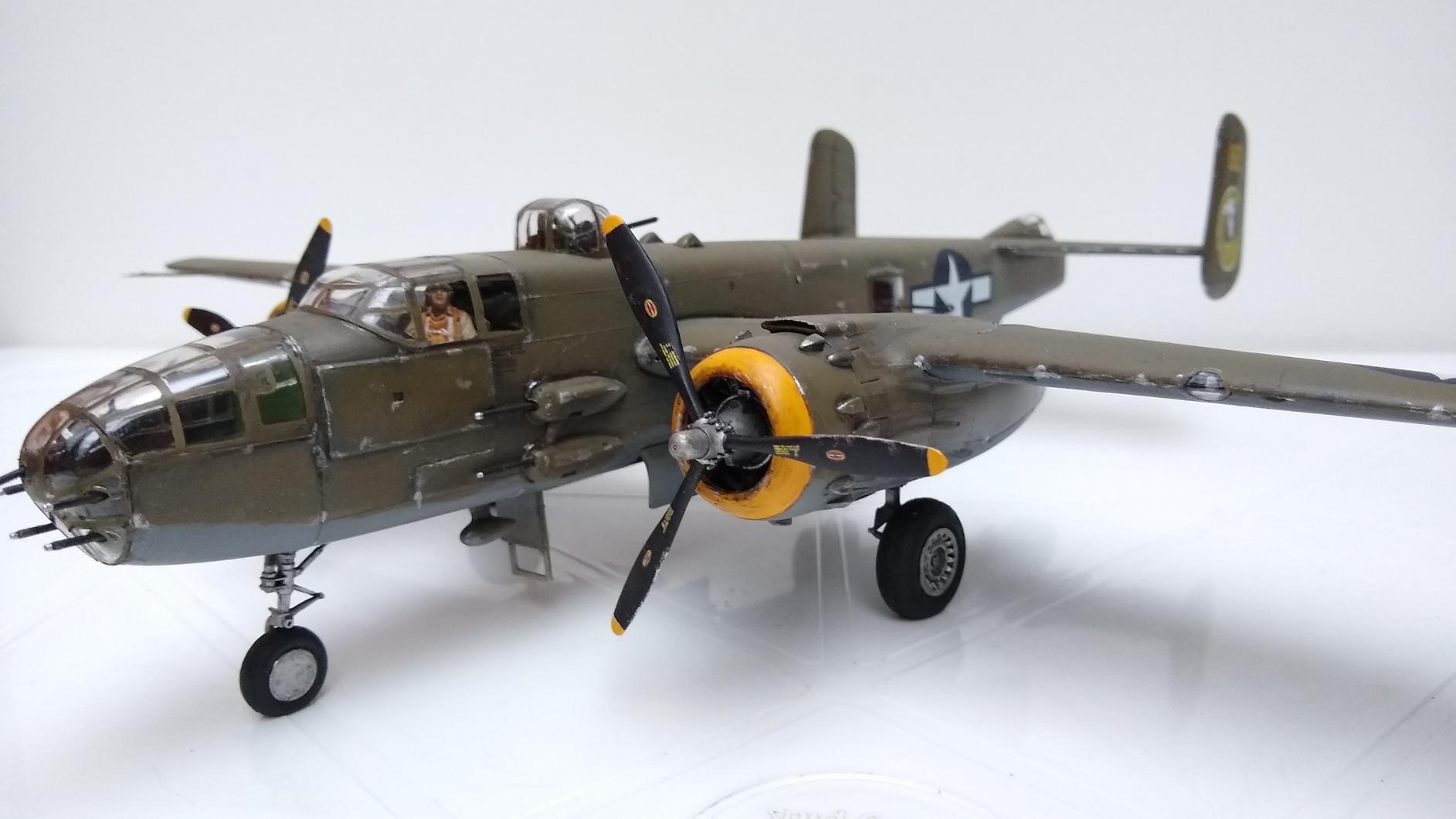 Revell 85-5512 B25J Mitchell 1:48 Scale Model Airplane Building Kit (138 Parts, Skill Level 4) customer photo 1