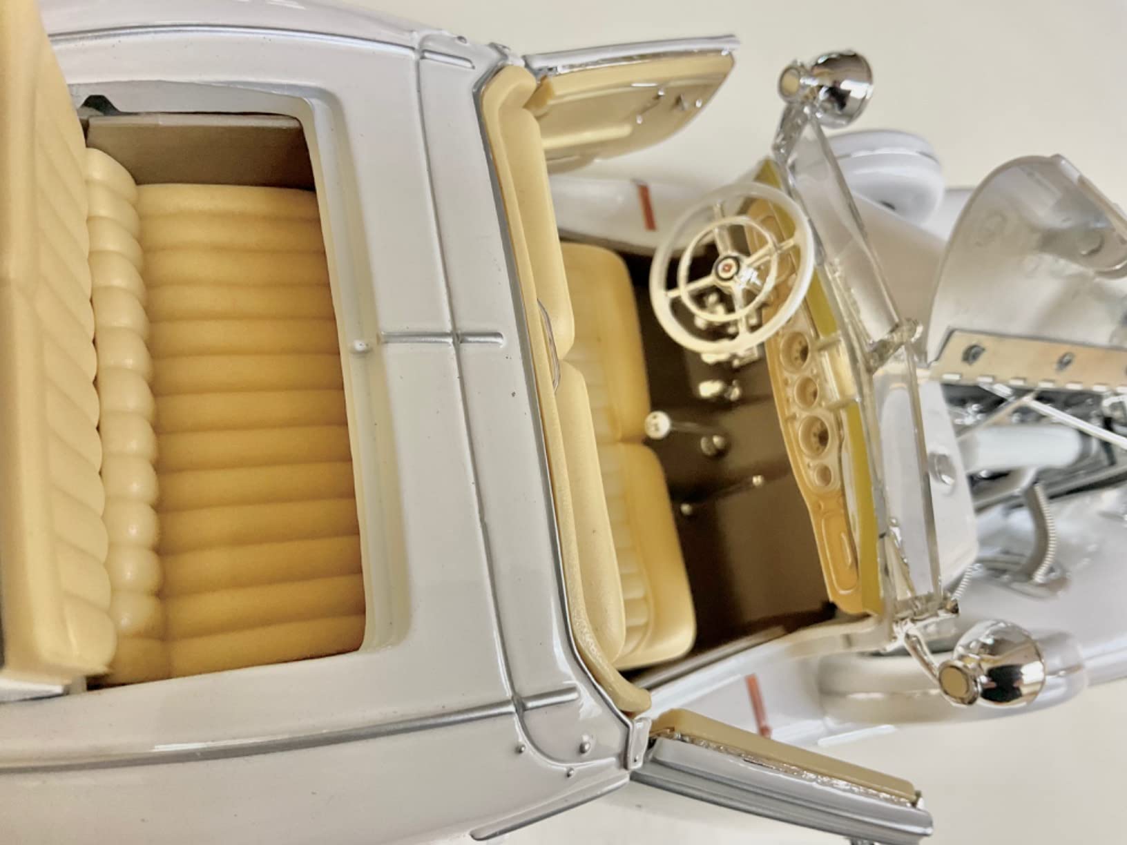 1936 Mercedes Benz 500 K Special Roadster White 1-18 Diecast Model Car by Maisto customer photo 2
