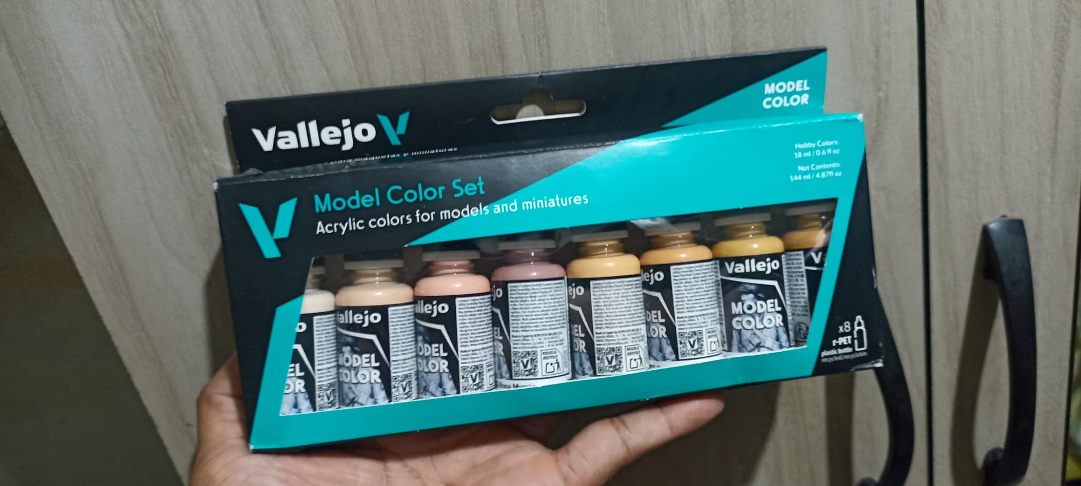 Model Color Face & Skin Tones Set | Modeling Acrylic Paints | 8 bottles x 18 ml (0.60 fl.oz.) customer photo 1