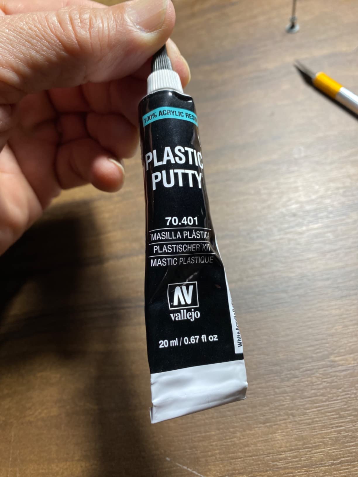 Vallejo Plastic Putty 20 ml (0.67 fl.oz.) White, Opaque, Consistent Finish customer photo 2