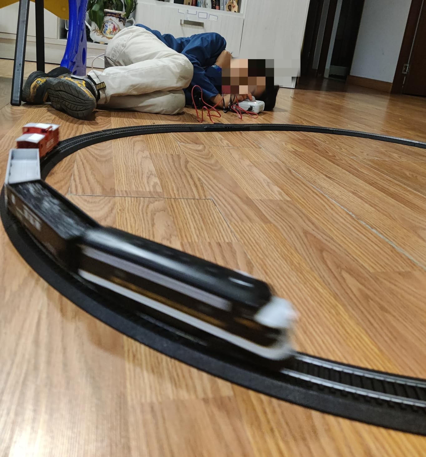 Bachmann Trains - Thoroughbred Ready To Run Electric Train Set - HO Scale customer photo 1
