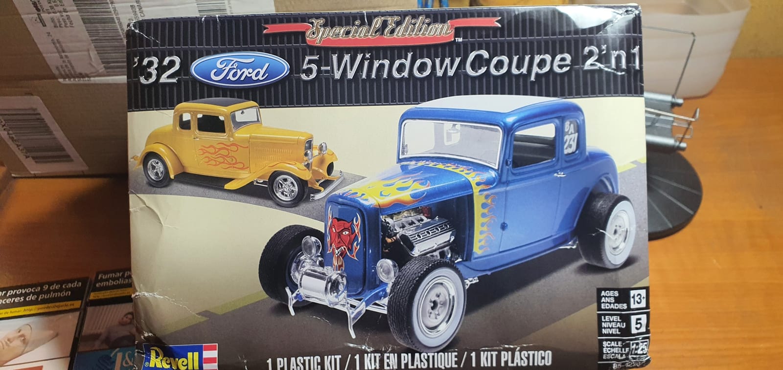 Revell 1932 Ford 5 Window Coupe 2N1 Car Model Building Kit 1:25 Scale customer photo 2