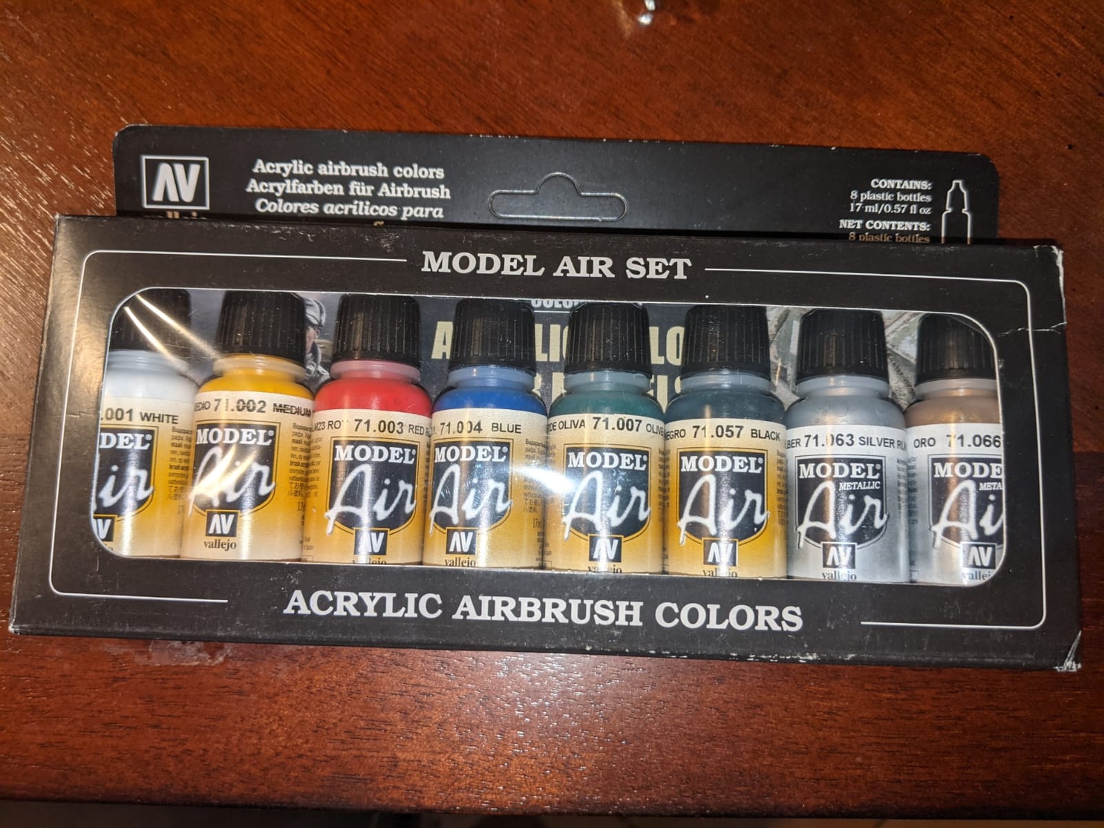 Model Air Basic Colors | Acrylic Paint Set | Pre Thinned Airbrush Ready Formula | 8 Basic Shades | Non-Toxic Water Based Pigments | Professional Grade Finishes customer photo 2