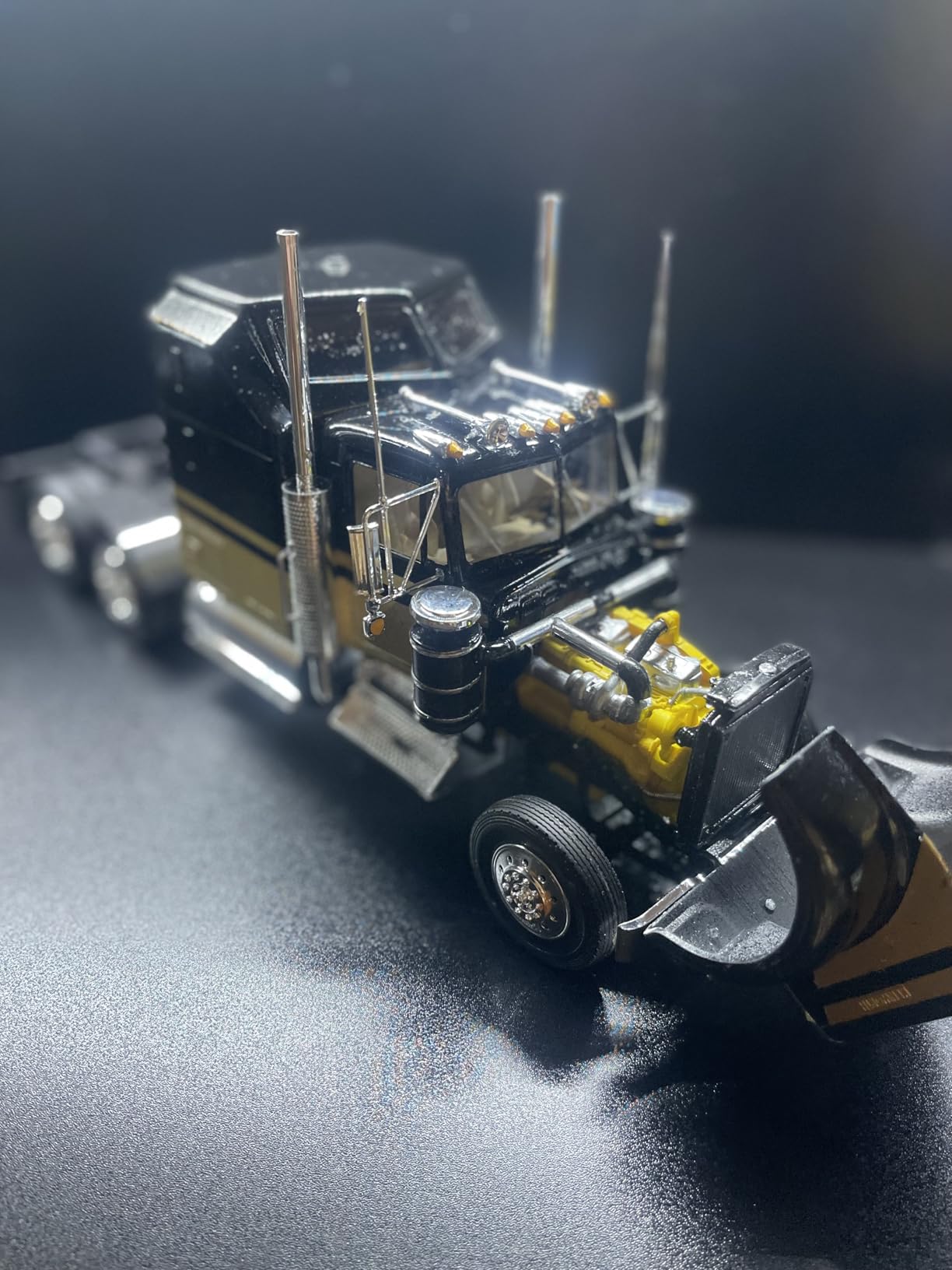Revell Kenworth W900 1:25 Scale Model Truck Building Kit customer photo 1