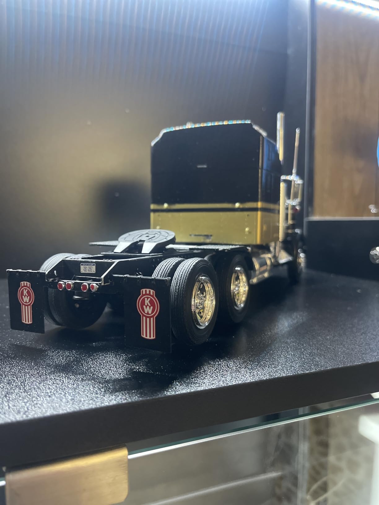 Revell Kenworth W900 1:25 Scale Model Truck Building Kit customer photo 2