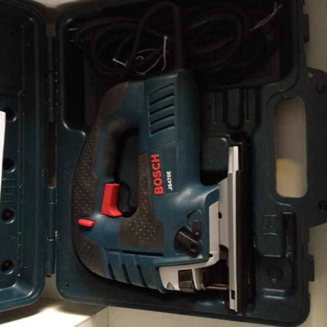 BOSCH Top-Handle Jig Saw 7.0 Amp, 3,100 SPM, 45 Degree Beveled Cuts, Variable-Speed Control, Ergonomic Design, Corded Jigsaw Tool (JS470E) customer photo 1