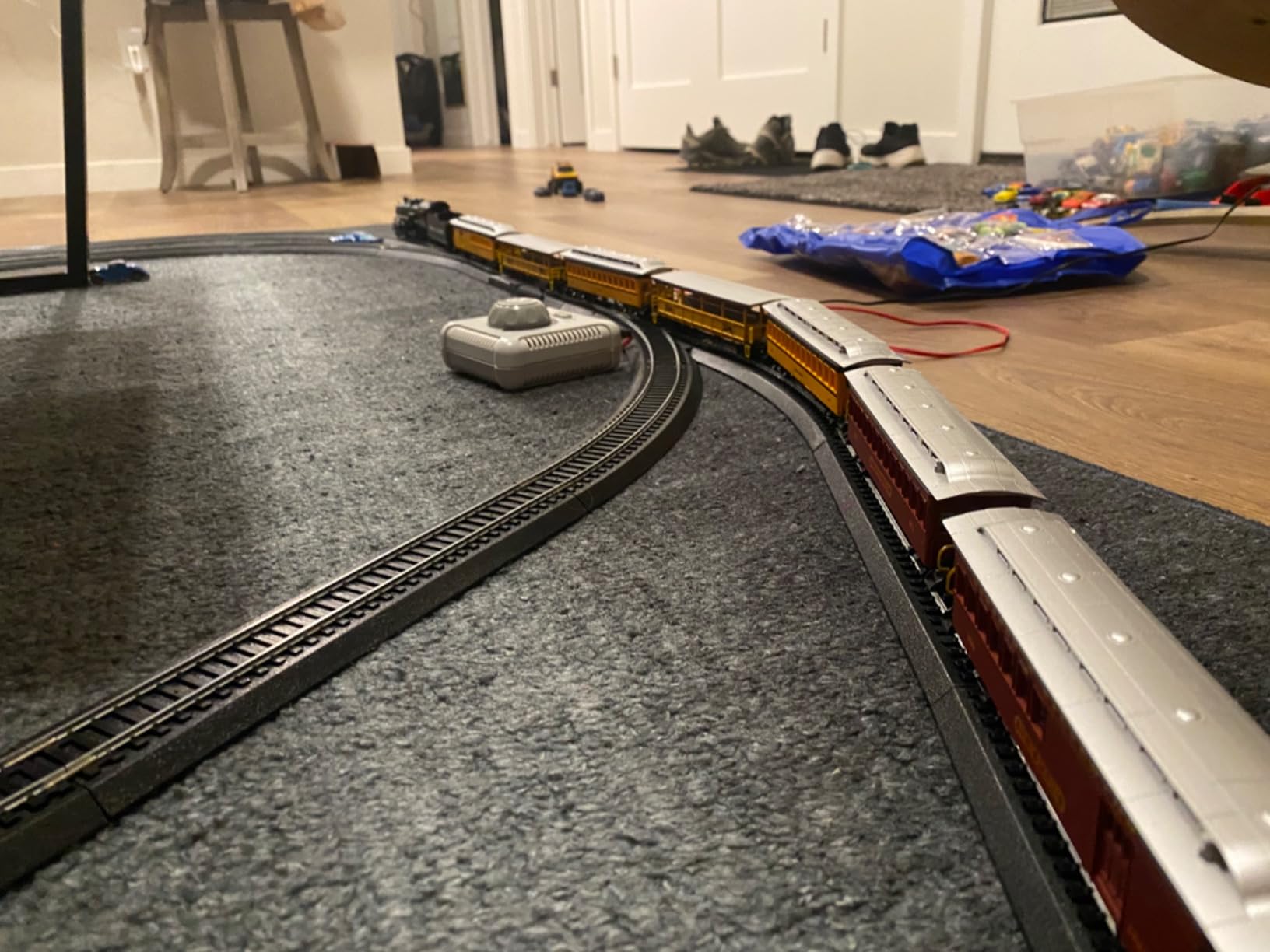 Bachmann Trains - Durango & Silverton Ready To Run Electric Train Set - HO Scale customer photo 1
