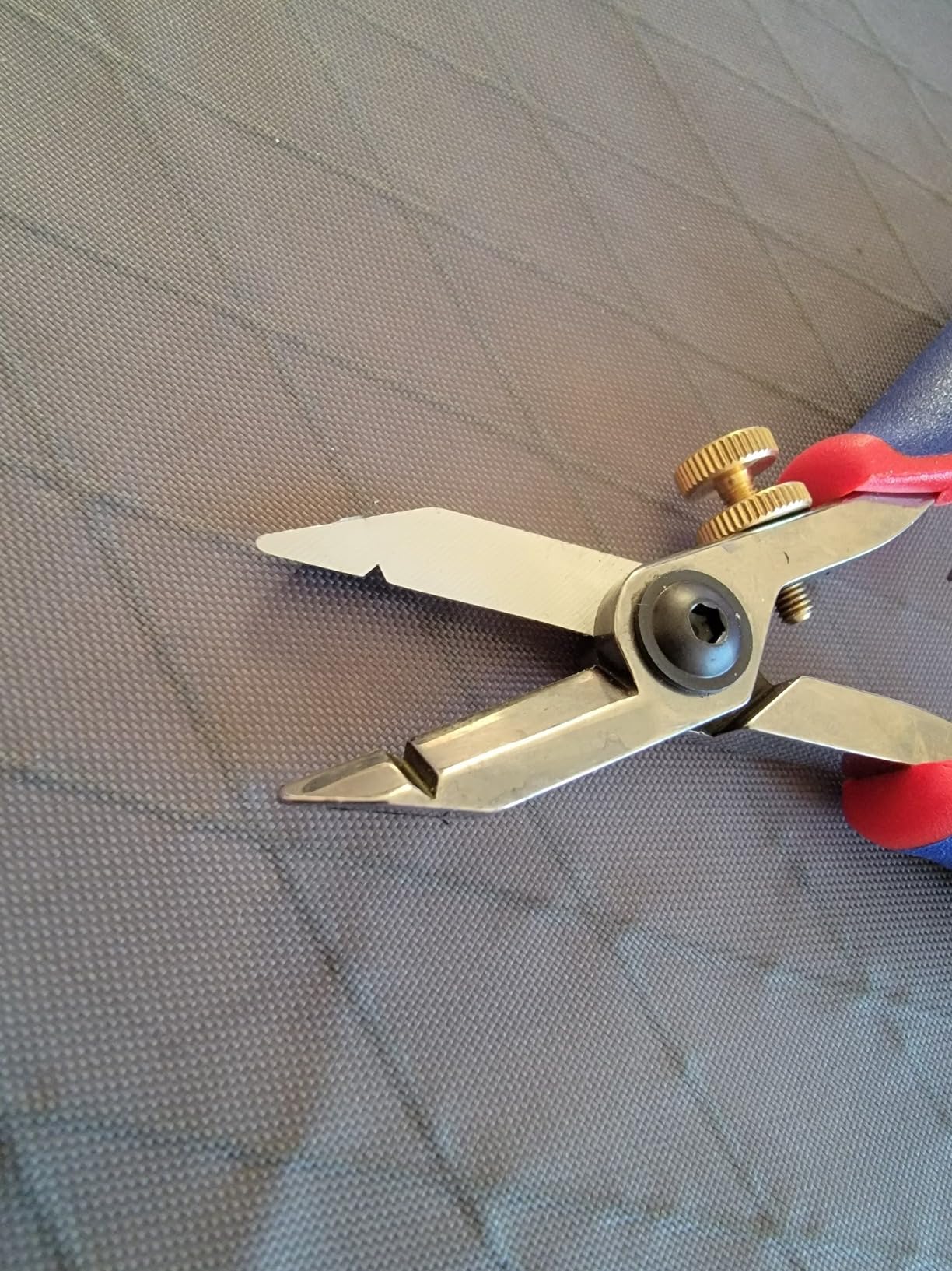 KNIPEX 11 82 130 Comfort Grip Electronic Wire Shear and Stripper customer photo 2