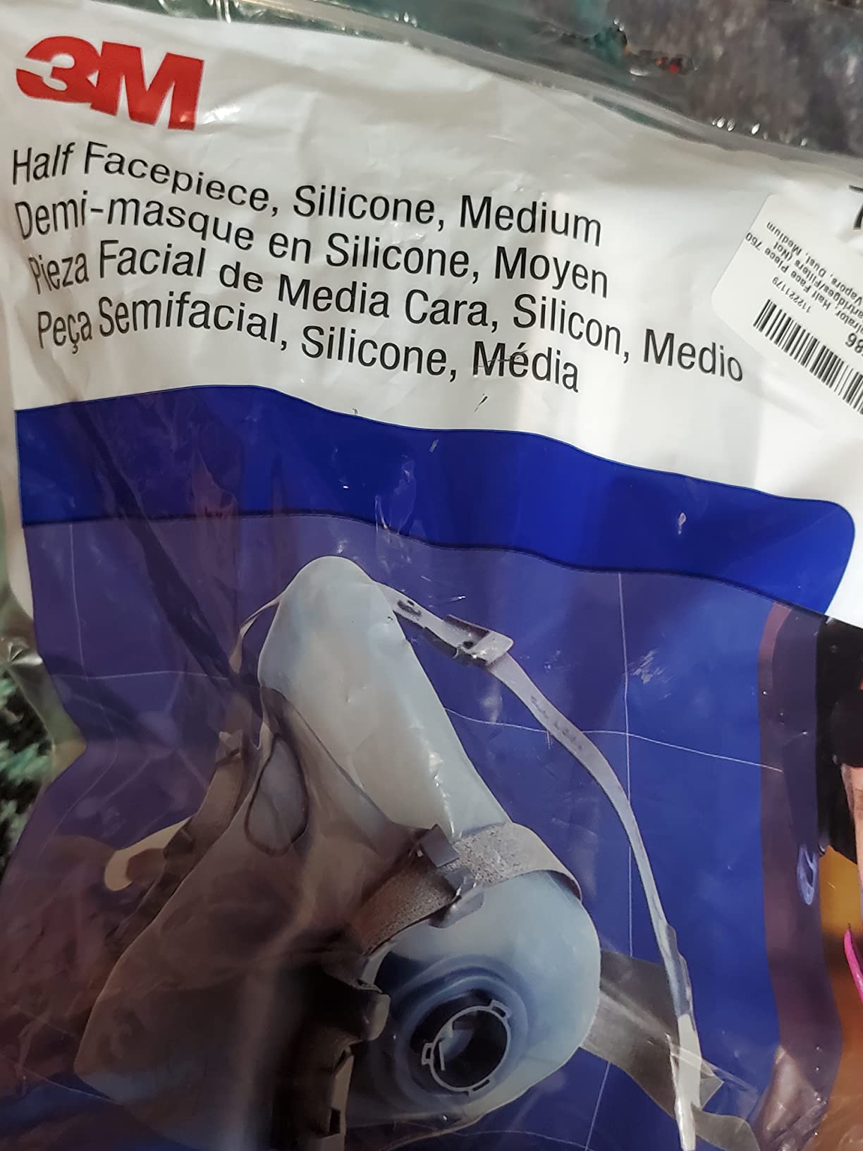 3M Reusable Respirator Half Facepiece 7502, NIOSH, Medium | Cool Flow Valve, Integrated Dropdown Suspension, Bayonet Connections customer photo 1