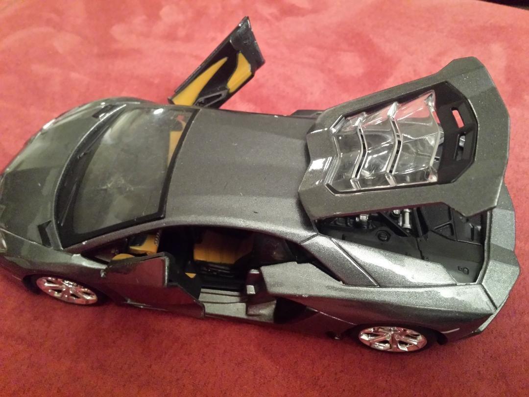 Maisto 1:24 Scale Assembly Line Lamborghini Aventador Coupe customer photo 2