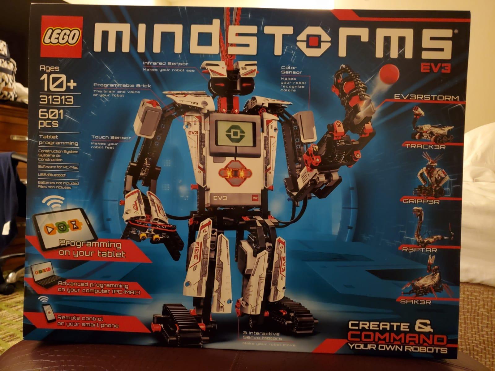 LEGO MINDSTORMS EV3 31313 Robot Kit with Remote Control for Kids, Educational STEM Toy for Programming and Learning How to Code (601 Pieces) customer photo 1
