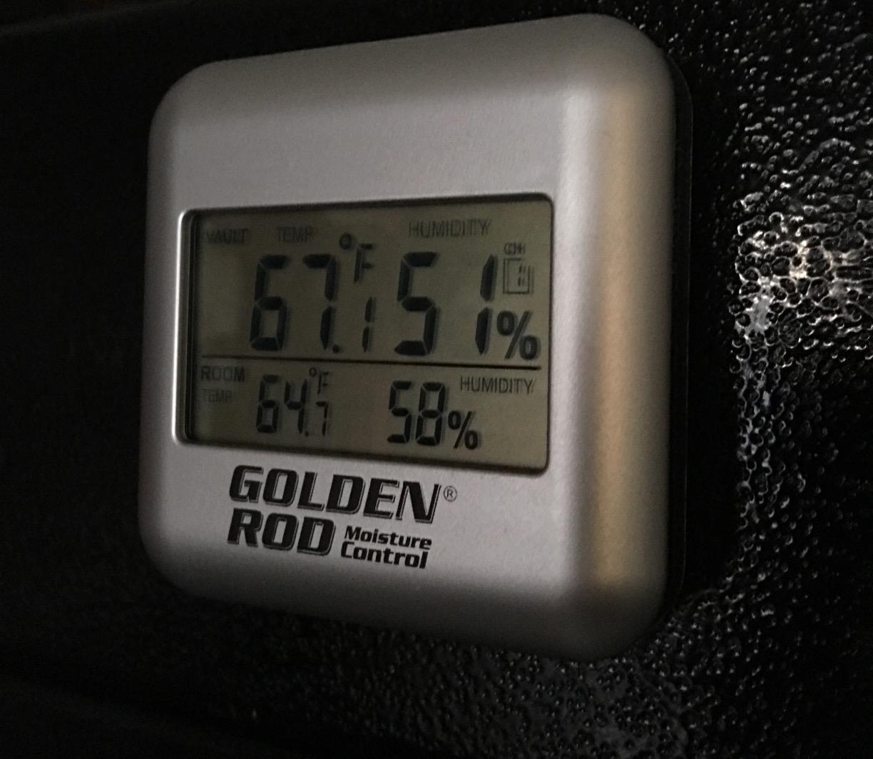 Lockdown Golden Rod Dehumidifier, 12