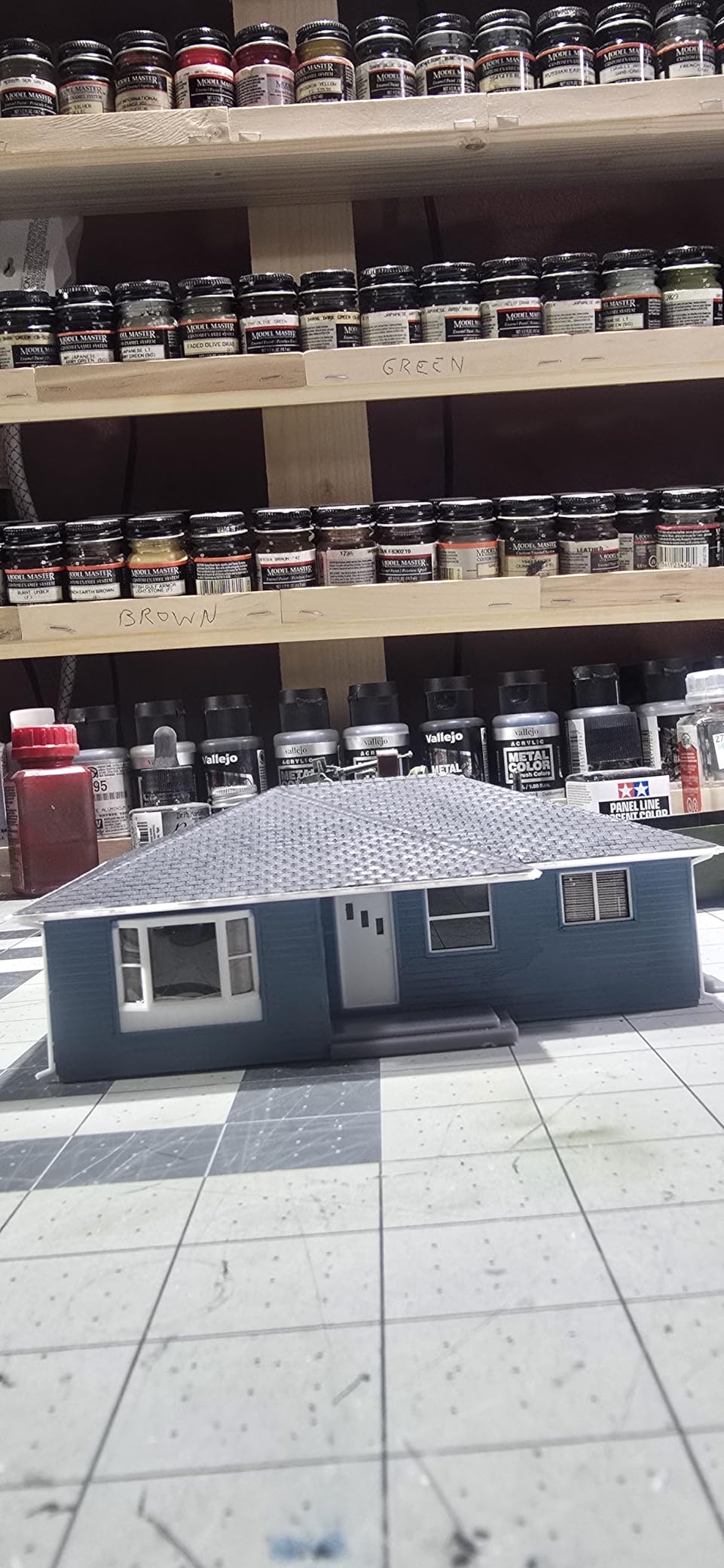 Walthers Cornerstone Framed Ranch Tract House HO Scale Model Railroad - Structure Kit customer photo 1