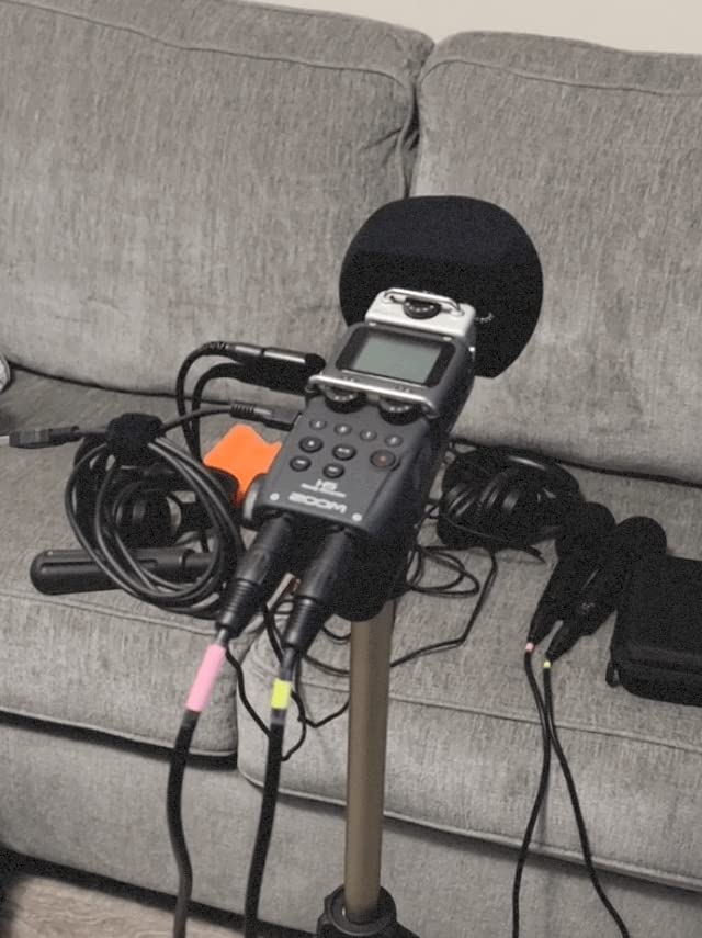 Zoom H5 4-Track Handheld Recorder for Filmmakers & Musicians customer photo 2
