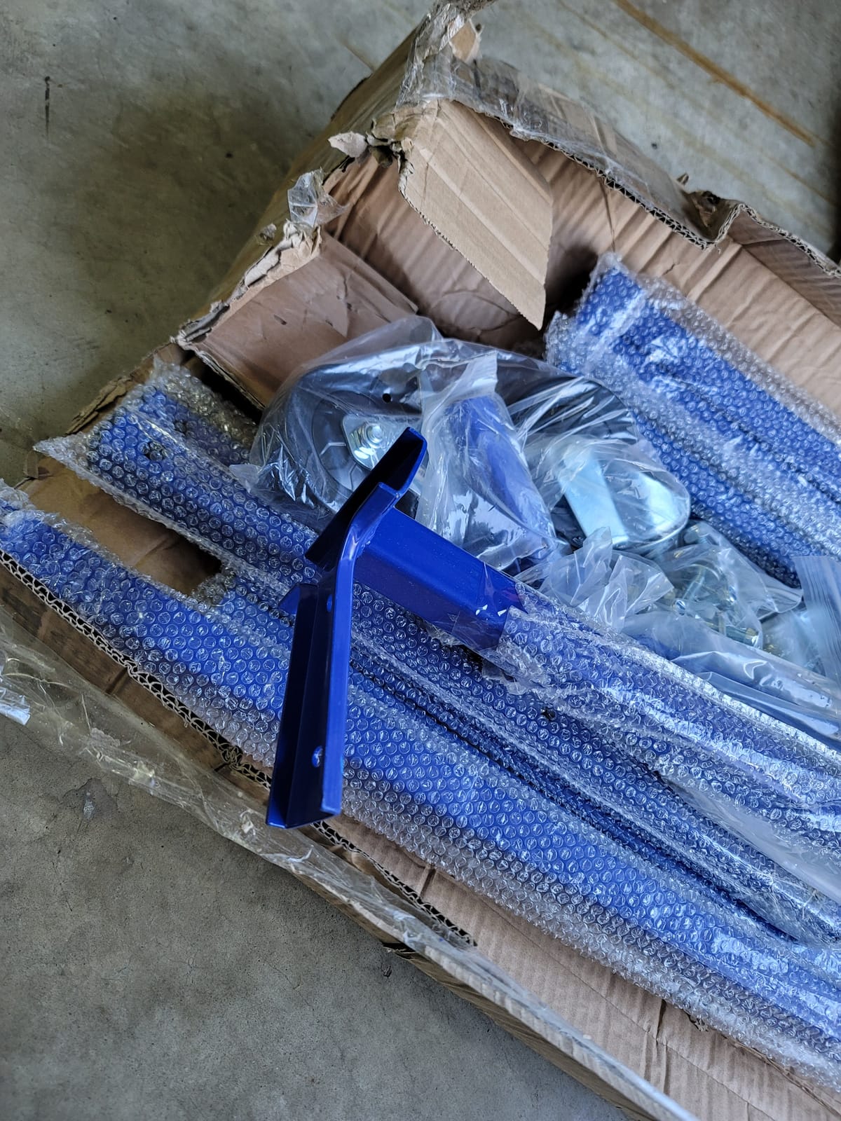 Astro Pneumatic Tool 7306 Adjustable 7 Foot Paint Hanger, Blue customer photo 2