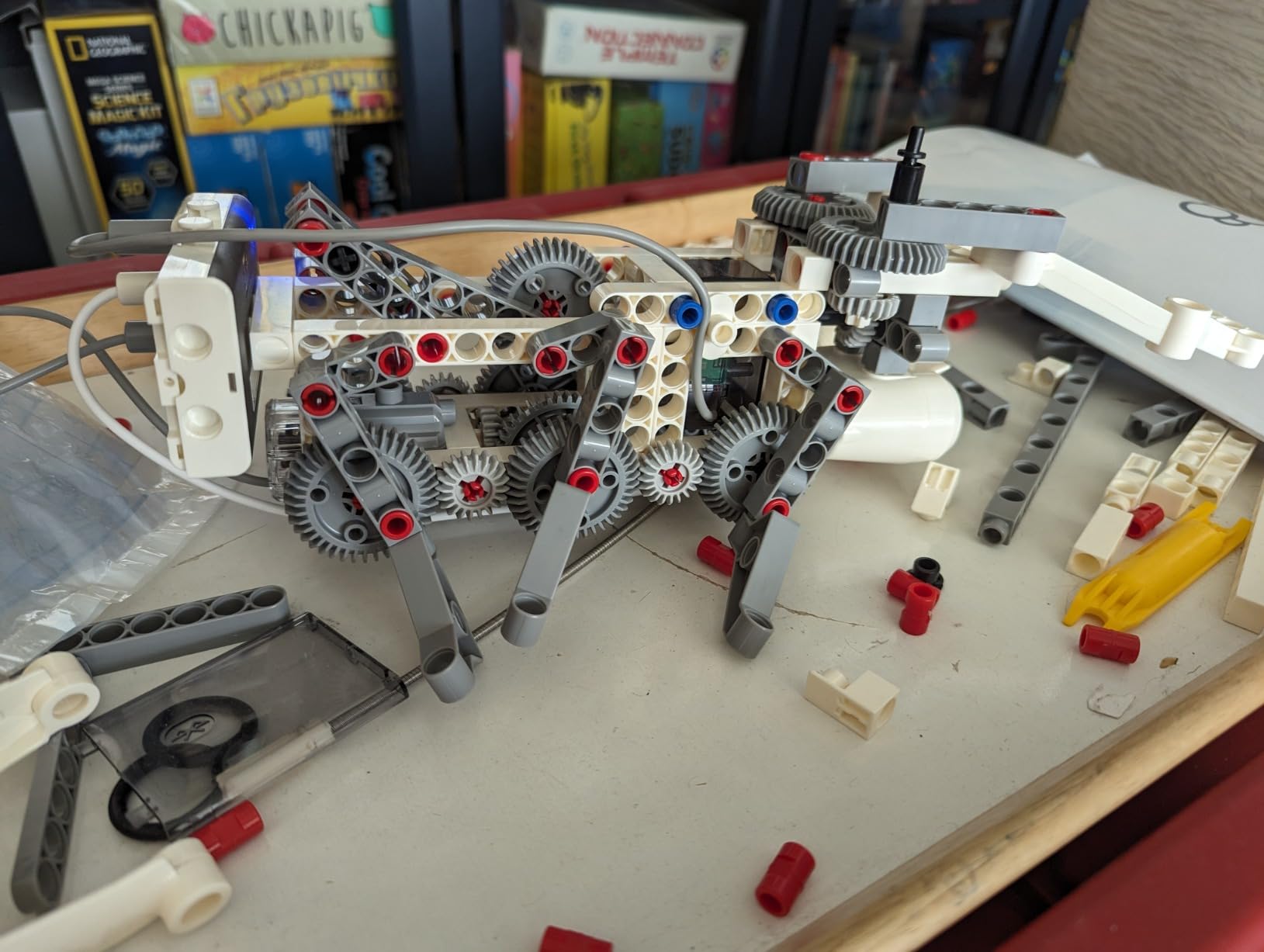 Thames & Kosmos Robotics Smart Machines | Robotics for Kids 8 and up | STEM Kit builds 8 Robots customer photo 1