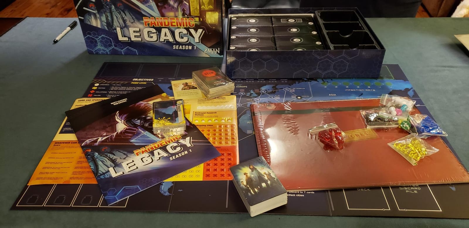 Pandemic Legacy Season 1 Board Game (Blue) - Epic Year-Long Battle Against Deadly Diseases customer photo 1