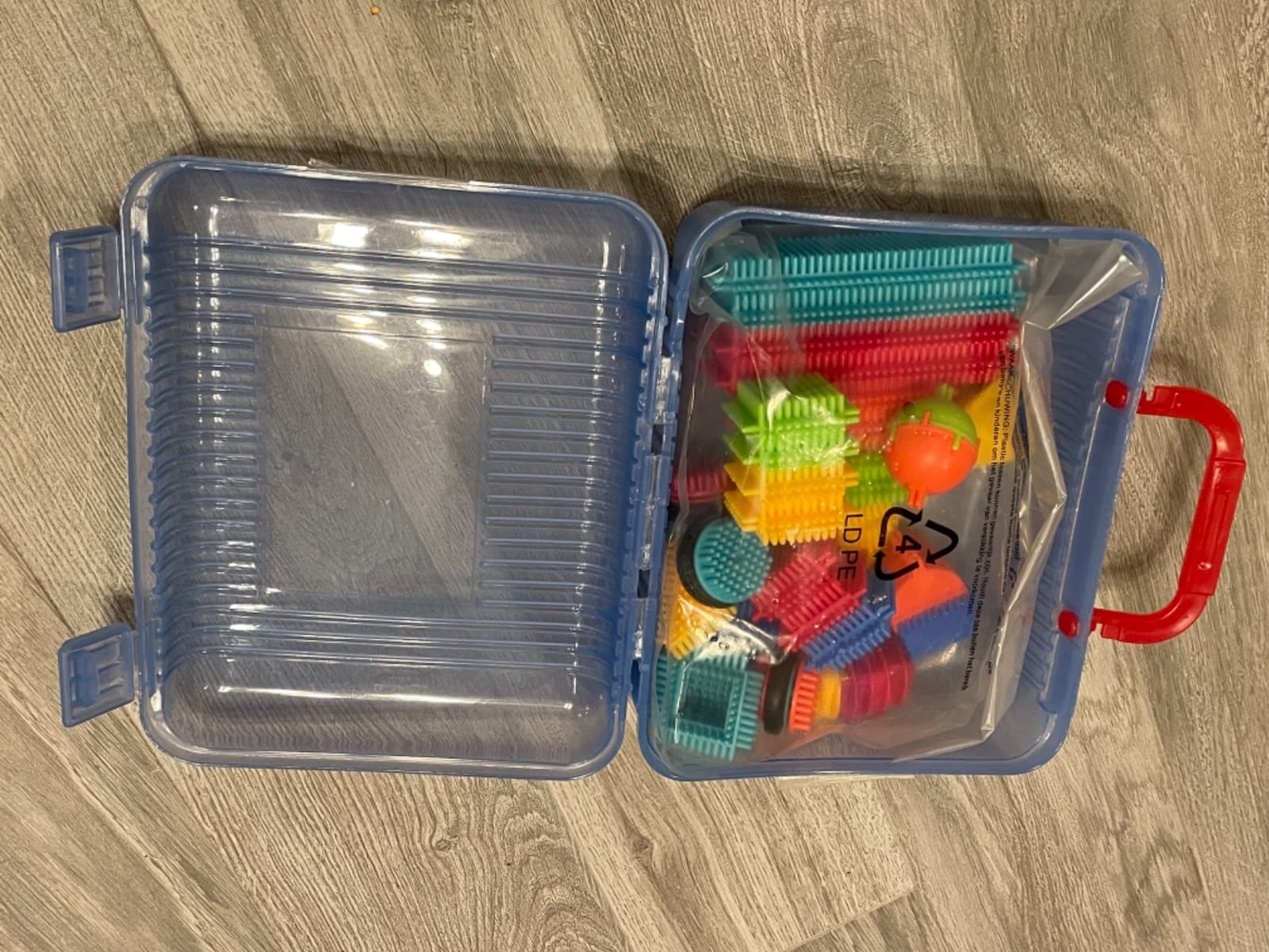 Battat Bristle Blocks Safari Adventure Carrying Case, 85-Piece Set, Playset | Interlocking building blocks with toy characters, a little dog, and reusable carry case for storage and travel, 2+ Years customer photo 1