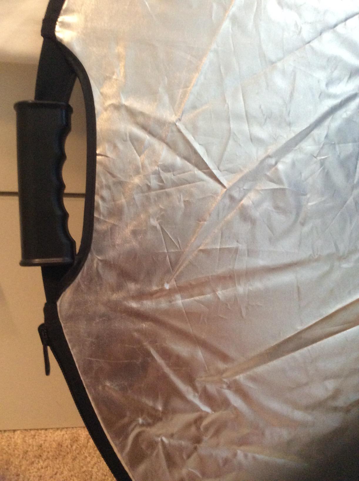 Selens 43 Inch (110cm) Photography Reflector, Collapsible Light Reflector with Carrying Case, 5 in 1 Reflector for Photography Photo Studio Lighting -Translucent, Silver, Gold, White and Black customer photo 2
