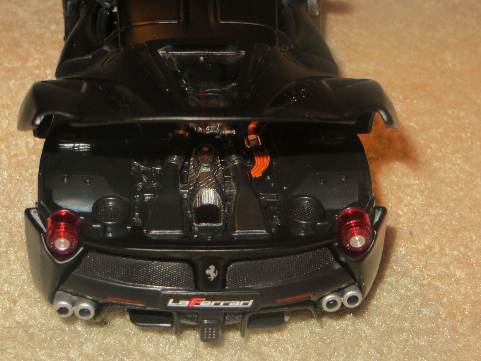 Maisto 1:24 Assembly Line LaFerrari Diecast Vehicle customer photo 1