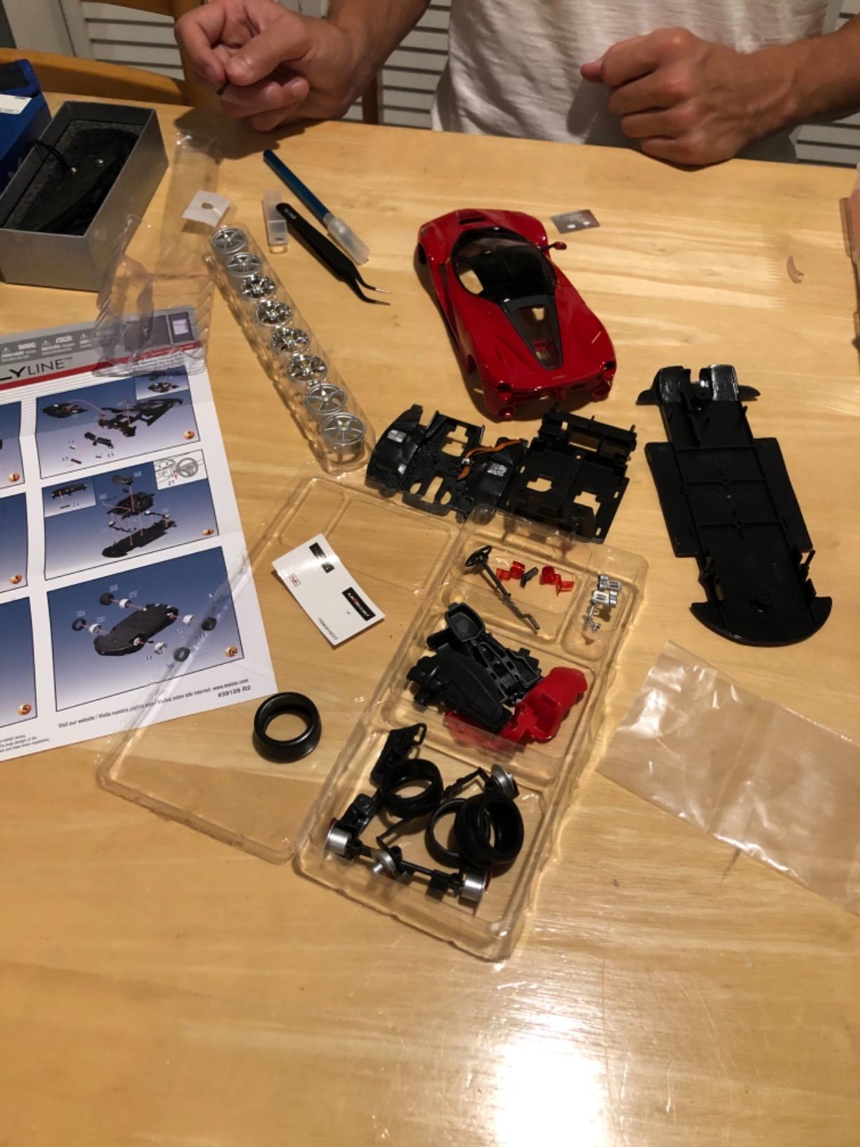 Maisto 1:24 Assembly Line LaFerrari Diecast Vehicle customer photo 2