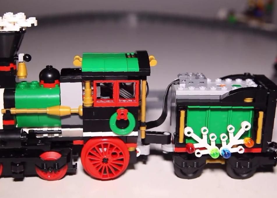 LEGO Creator Expert Winter Holiday Train 10254 Construction Set customer photo 1