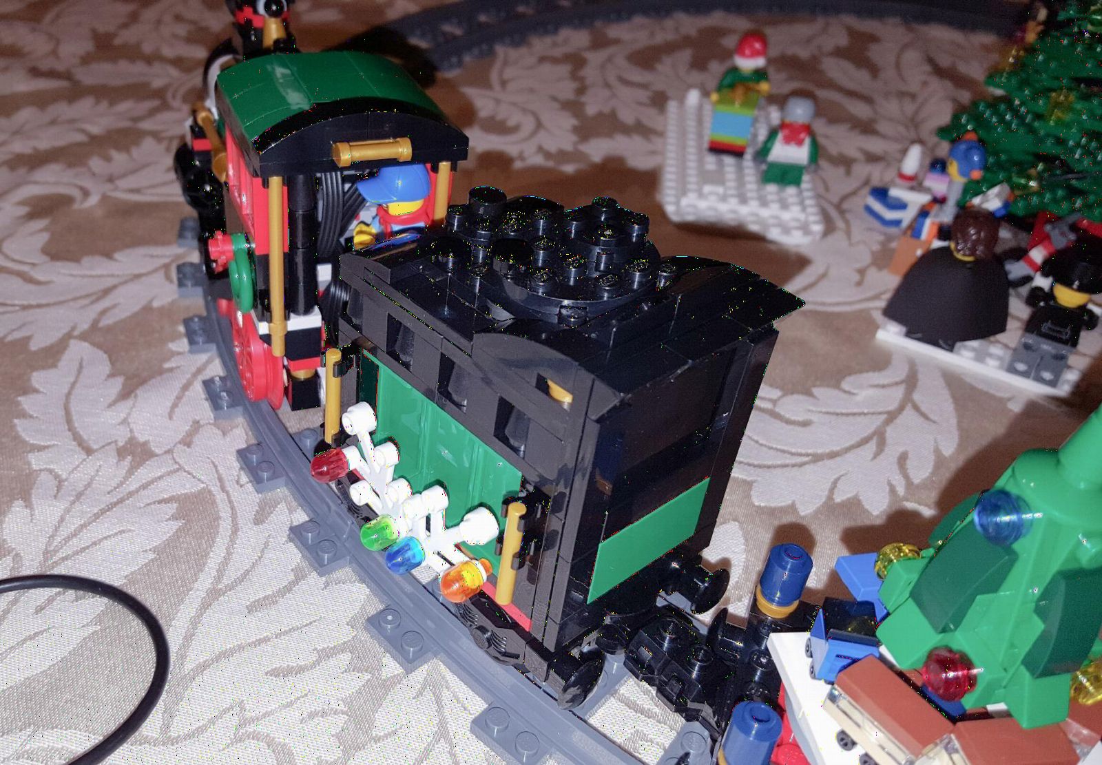 LEGO Creator Expert Winter Holiday Train 10254 Construction Set customer photo 2