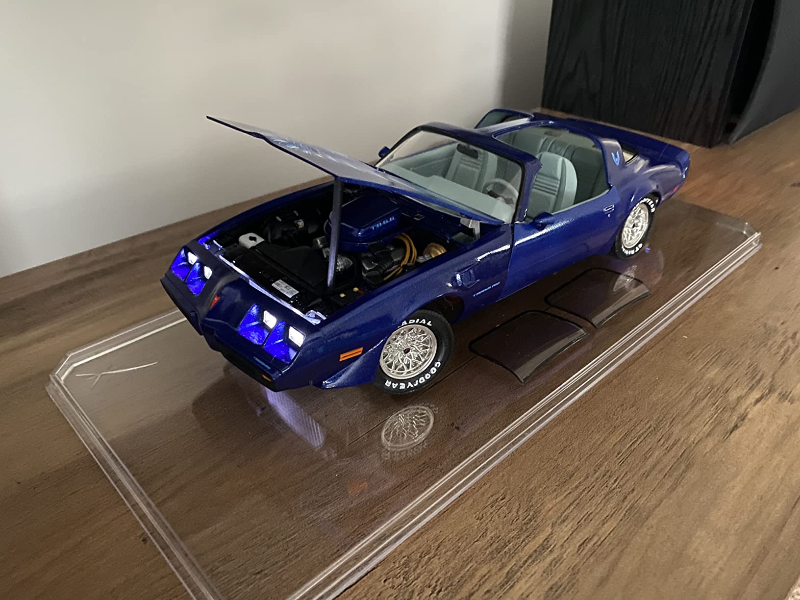 MPC MPC862 1:16 1979 10th Anniversary Pontiac Firebird Model Kit customer photo 2