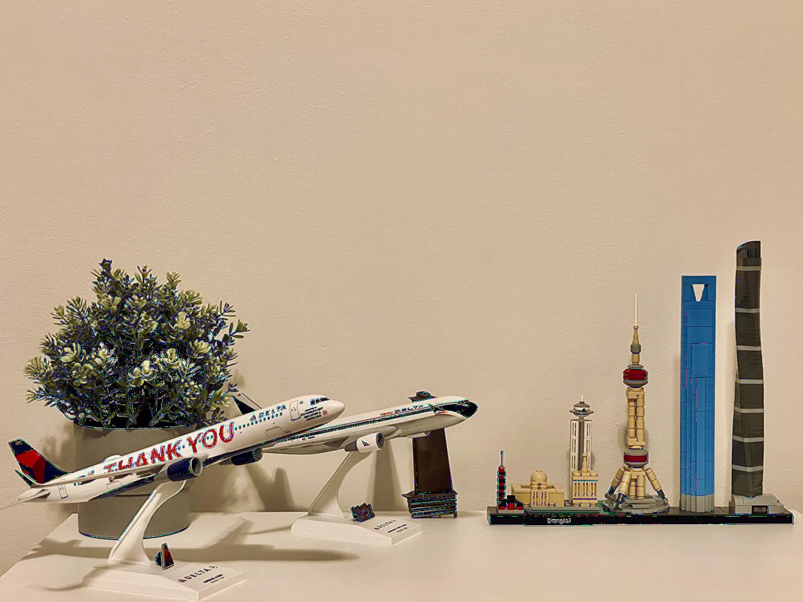 Architecture Shanghai 21039 Building Kit (597 Pieces) customer photo 1