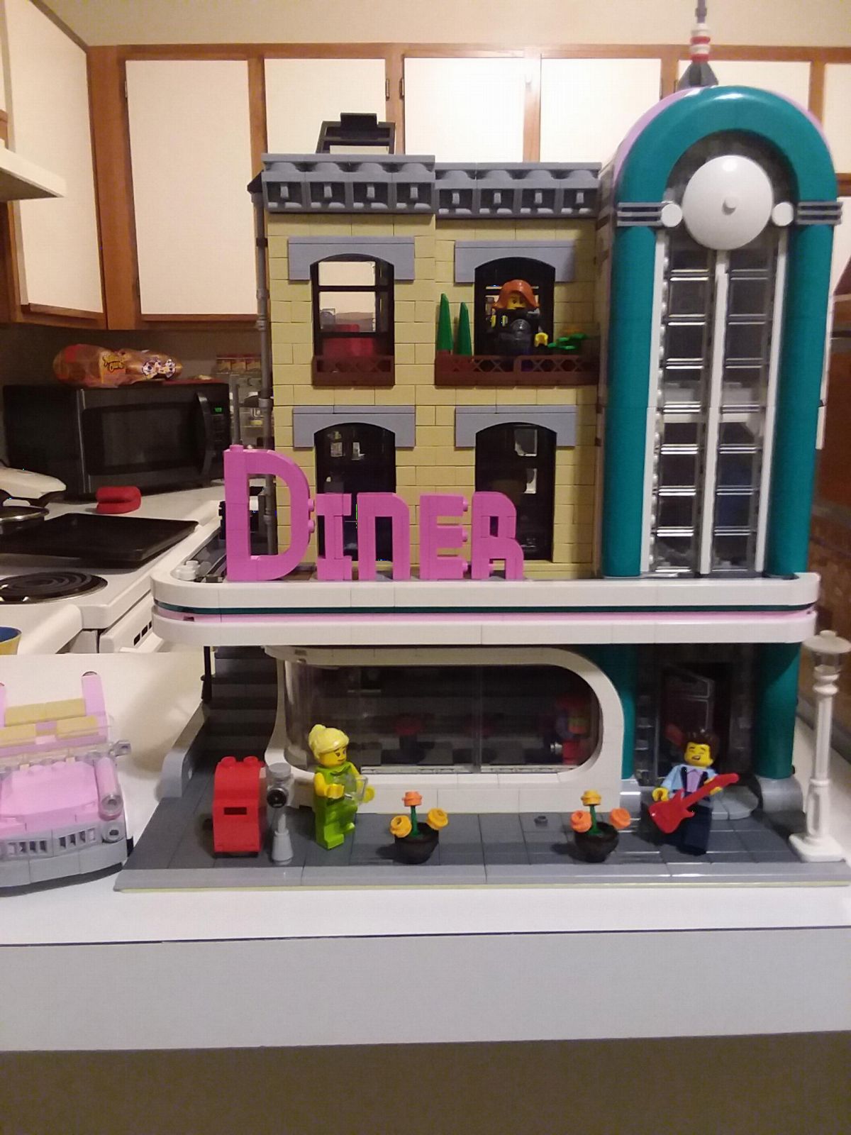 LEGO Creator Expert Downtown Diner 10260 Building Kit, Model Set and Assembly Toy for Kids and Adults (2480 Pieces) customer photo 2