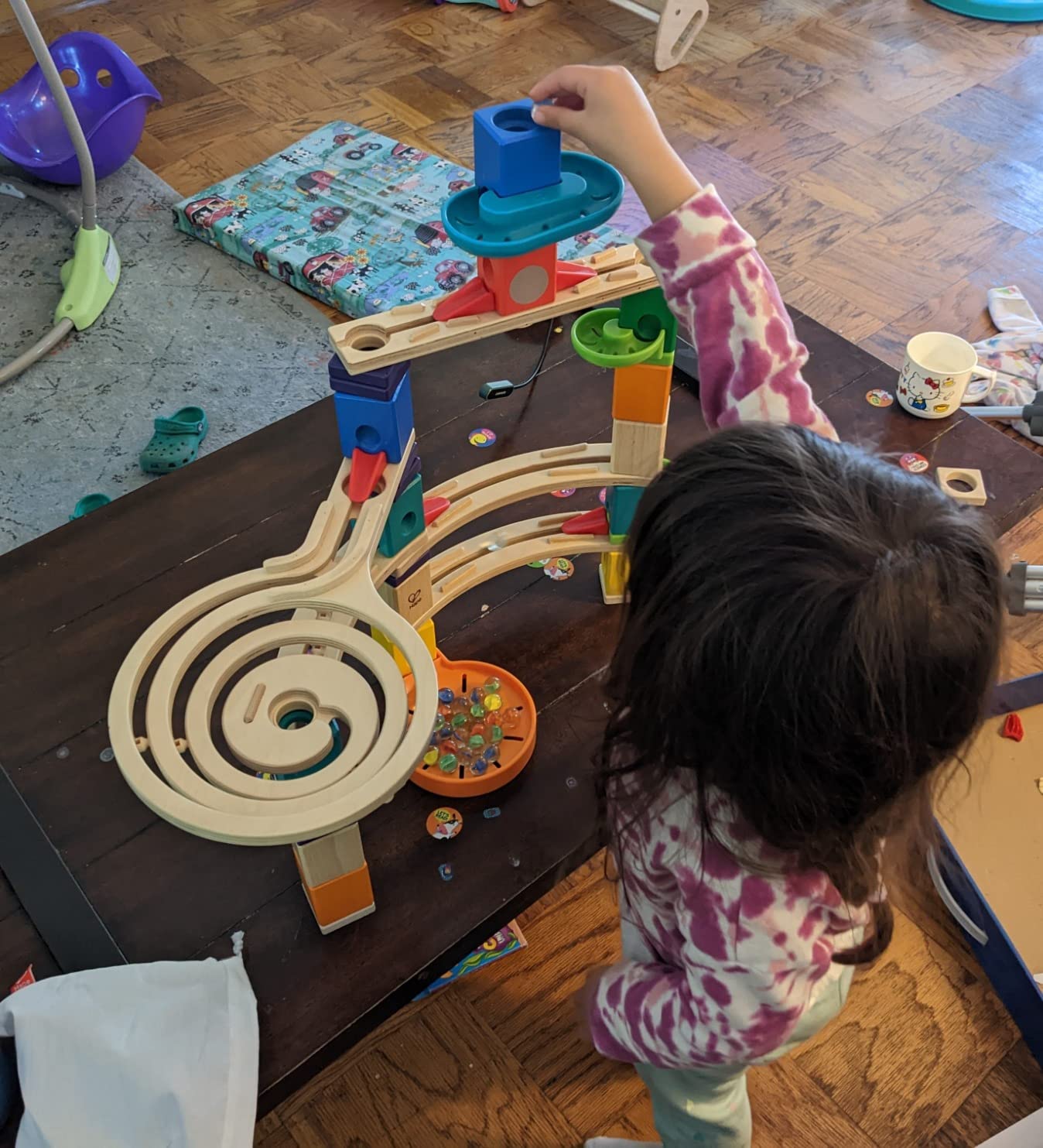 Hape Quadrilla Cliffhanger Wooden Marble Run Blocks | Marble Maze Run Set, Early Educational STEM Development Building Toys for Kids, Multicolor, Model:E6020 customer photo 1