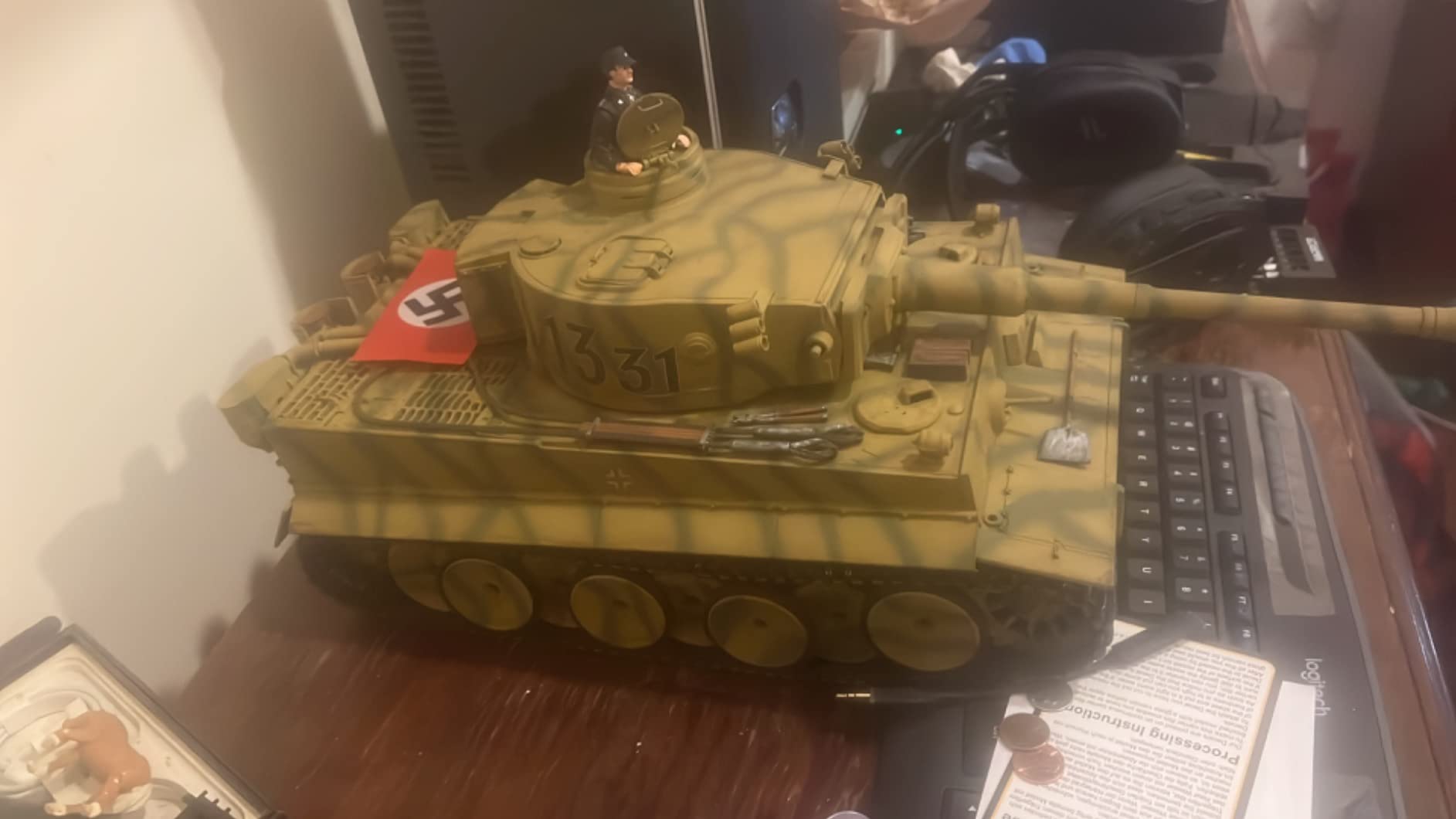 1/16 2.4ghz Remote Control German Tiger I Gray Color Tank Adults Model Toy(Upgraded/Metal Road Wheel & Tracks & Sprocket Wheel & Idle Wheel)(Steel Gear Gearbox)(5000mah Nimh Battery)(Airsoft) customer photo 2