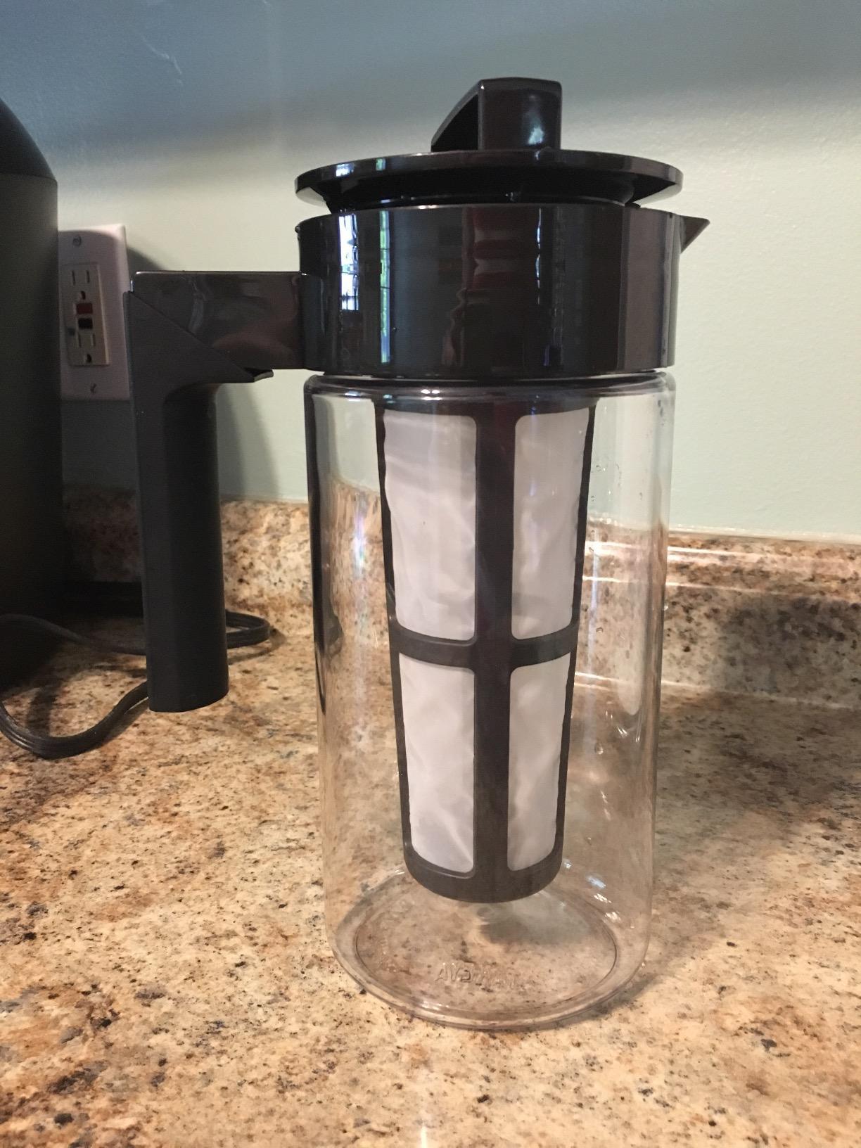 Takeya Deluxe Cold Brew Coffee Maker - BPA-Free Tritan Pitcher with Airtight Leakproof Lid, Silicone Grip Handle, Fine-Mesh Filter - Shatter-Proof, Dishwasher Safe, Made in USA - 2 Quart/Black customer photo 2