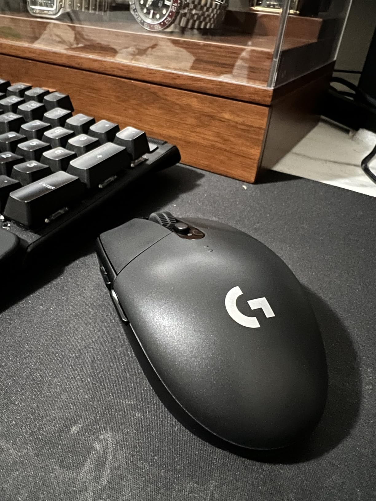 Logitech G305 Lightspeed Wireless Gaming Mouse - Black customer photo 1