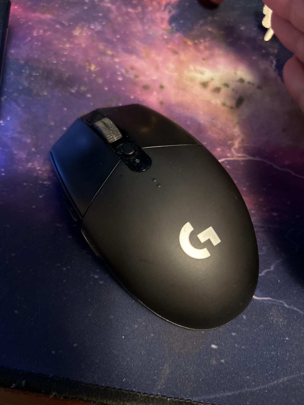 Logitech G305 Lightspeed Wireless Gaming Mouse - Black customer photo 2