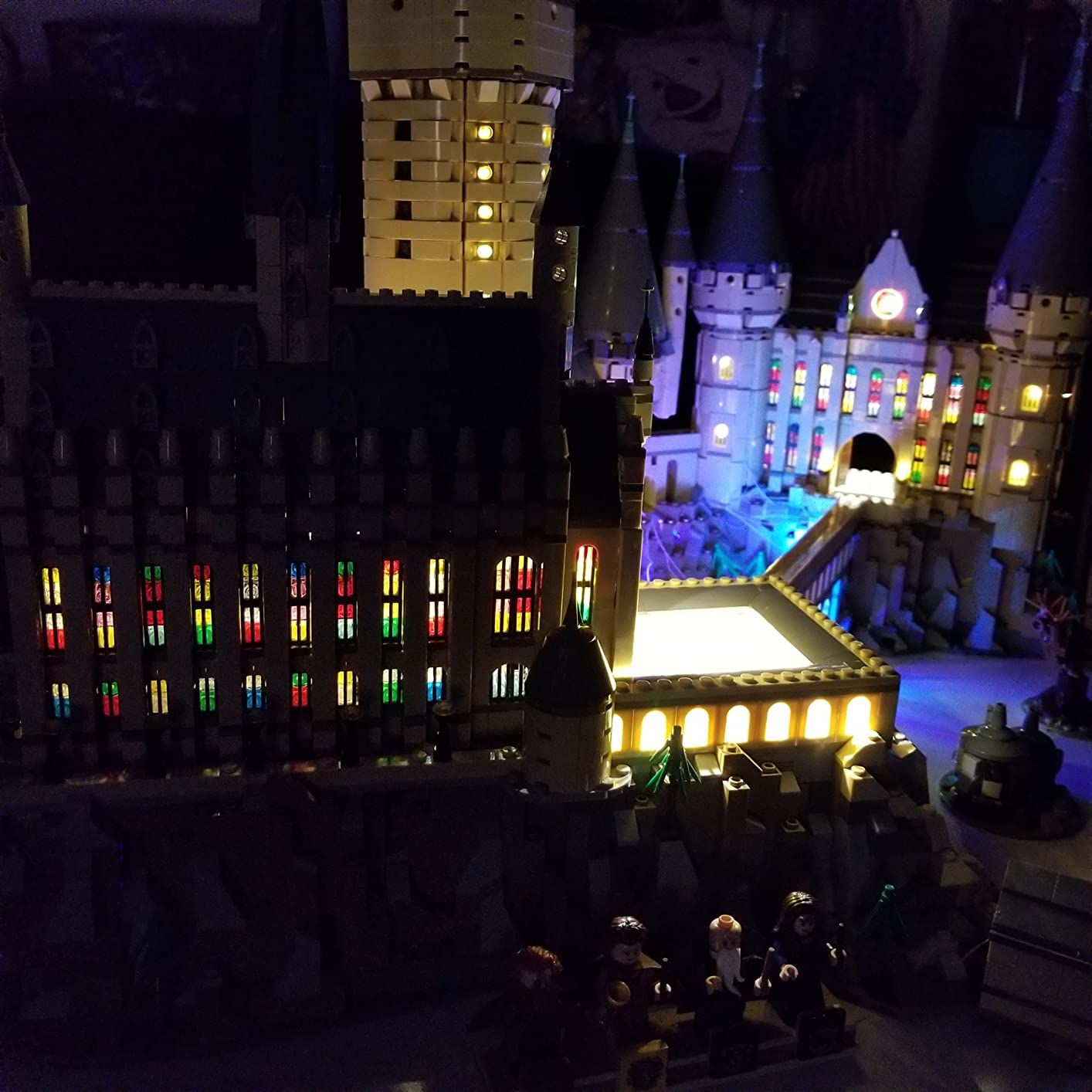 LEGO Harry Potter Hogwarts Castle 71043 Building Set - Model Kit with Minifigures, Featuring Wand, Boats, and Spider Figure, Gryffindor and Hufflepuff Accessories, Collectible for Adults and Teens customer photo 1