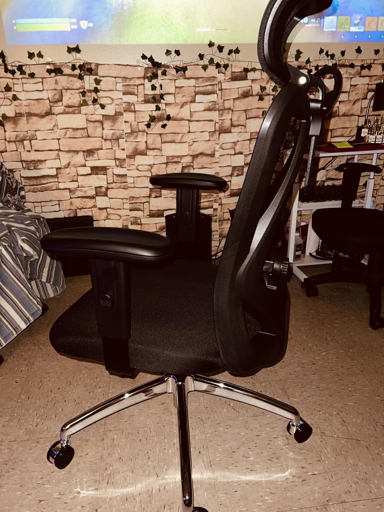 SIHOO M18 Ergonomic Office Chair, High Back Mesh Desk Chair with Adjustable Headrest & Lumbar Support, 330lbs Capacity Computer Chair with 2D Armrests & Wide Cushion, Tilt Lock, for Home Office-Black customer photo 1