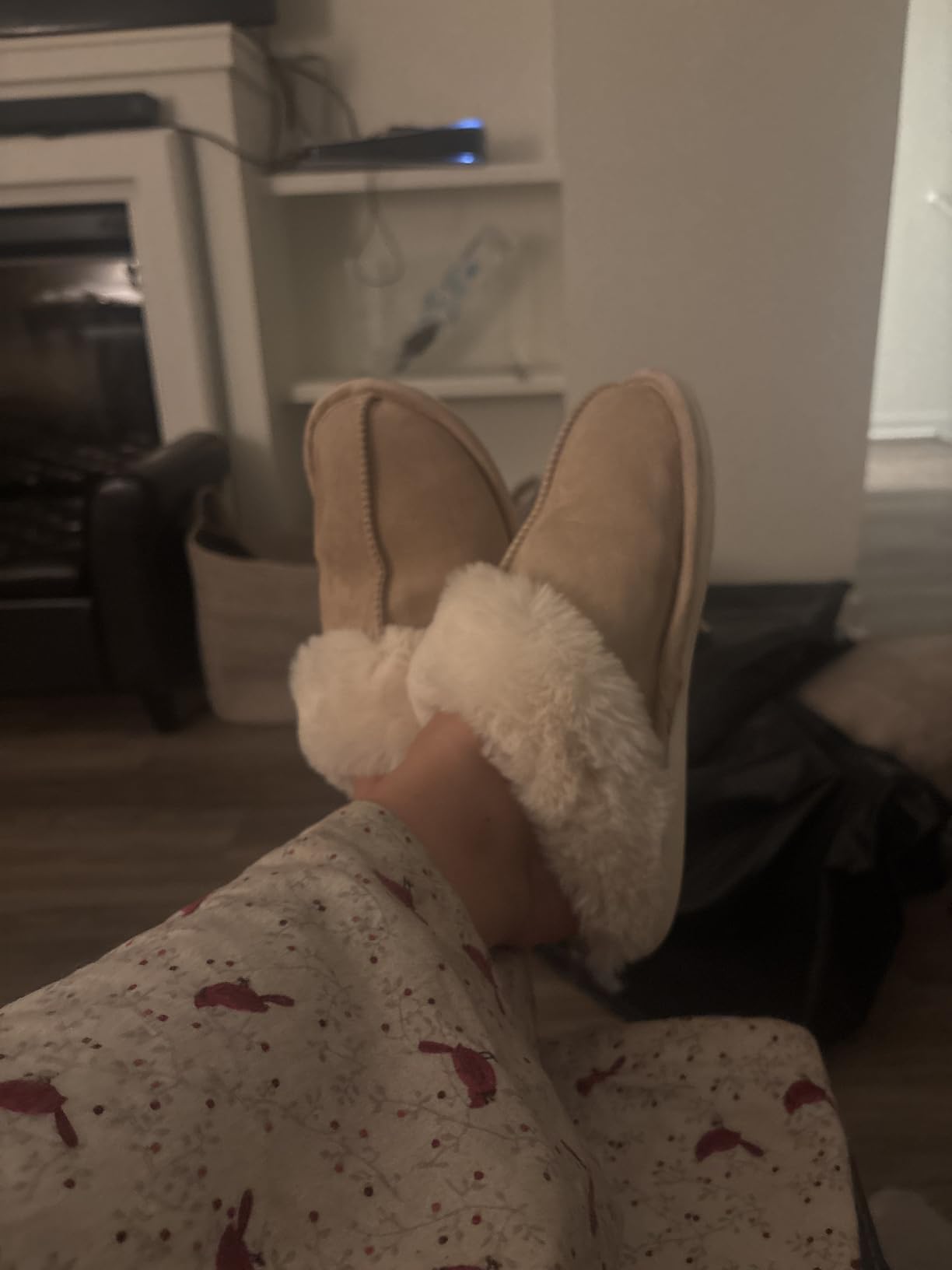 Donpapa Womens Fuzzy Slippers Memory Foam Warm Cozy Indoor House Shoes customer photo 1