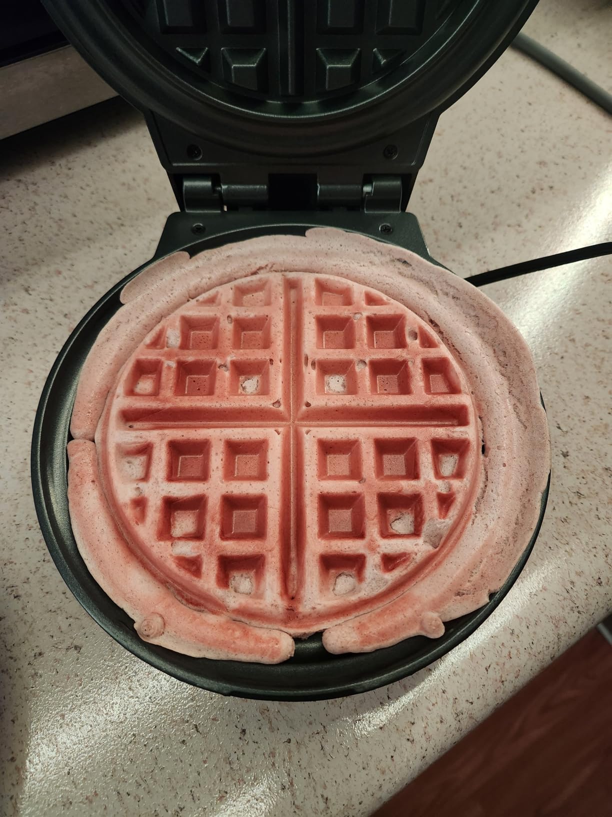 Chefman Anti-Overflow Belgian Waffle Maker w/Shade Selector, Temperature Control, Mess Free Moat, Round Iron w/Nonstick Plates & Cool Touch Handle, Measuring Cup Included, Black customer photo 1