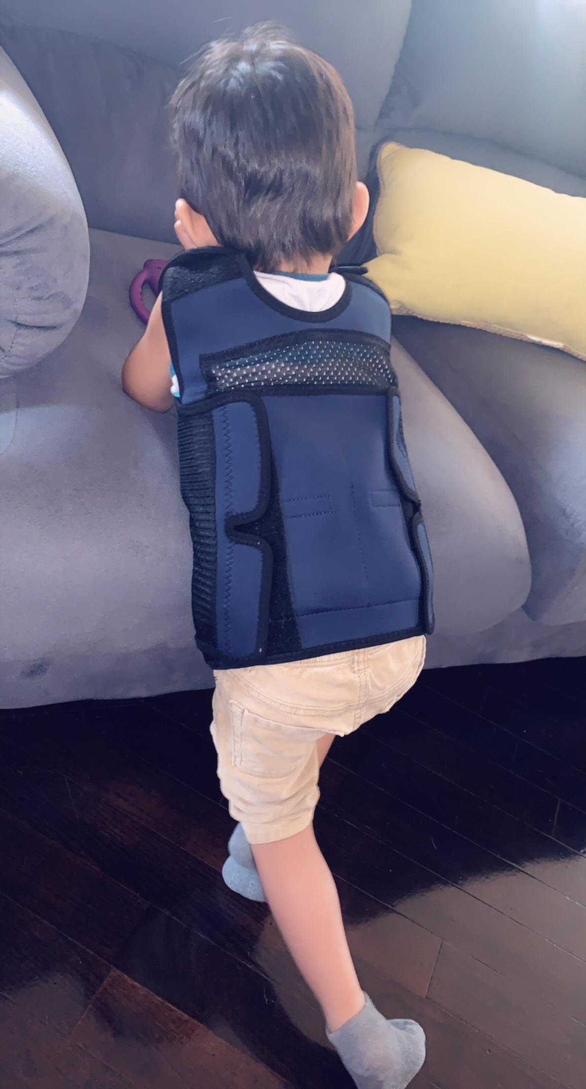 Harkla Weighted Vest for Kids - Neoprene Compression Vest - Ages 5 to 9 - Adjustable Kids Weighted Vest with 2lb Weight - Breathable and Washable Compression Vest - Medium customer photo 1