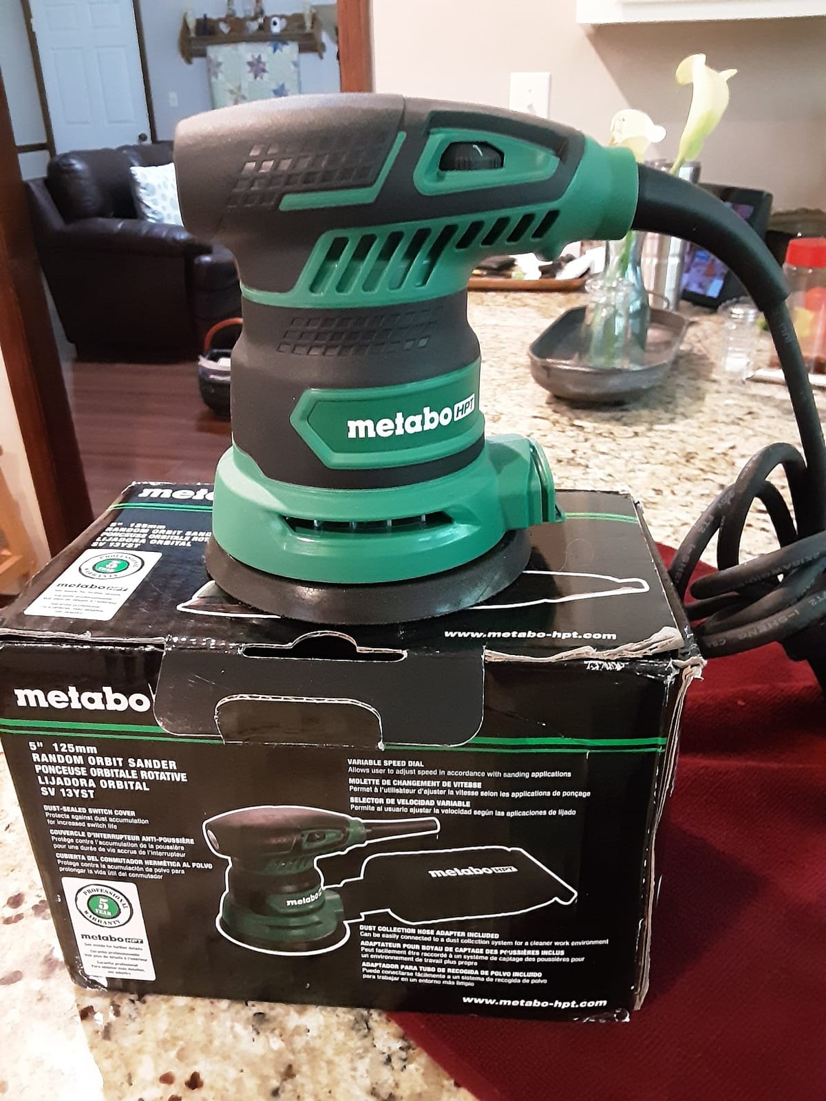 Metabo HPT 5-Inch Random Orbit Finishing Sander, Variable Speed, Palm-Style Comfort Grip, 230W 2.8 Amp Motor, 9,000-13,000 RPM, Dust Collection Hose Connector, Compact and Lightweight Design, SV13YST customer photo 1