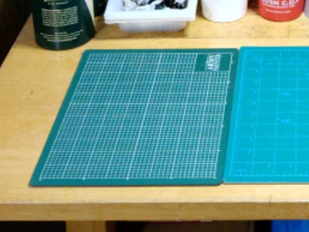 The Army Painter Self-Healing Cutting Mat, Double Sided PVC Non-Slip, A4 | 3-Ply Gridded Miniature and Model Cutting Board, A4, Tabletop Roleplaying, Boardgames, and Wargames Miniature Modelling customer photo 2