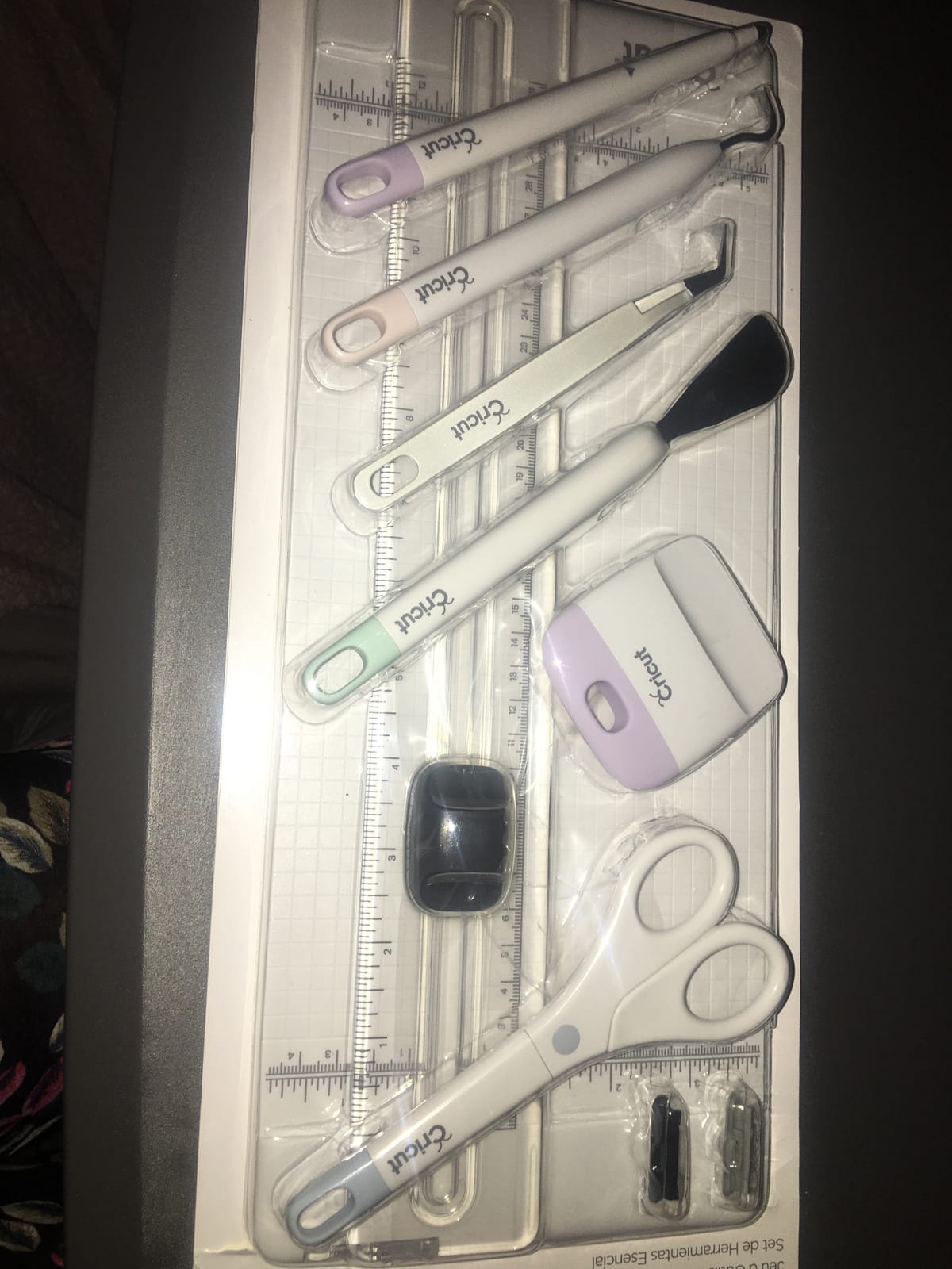 Cricut Essential Tool Set - 7-Piece Precision Tool Kit for Crafting and DIYs, Perfect for Vinyl, Paper & Iron-on Projects, Great Companion for Cricut Cutting Machines, Core Colors customer photo 1