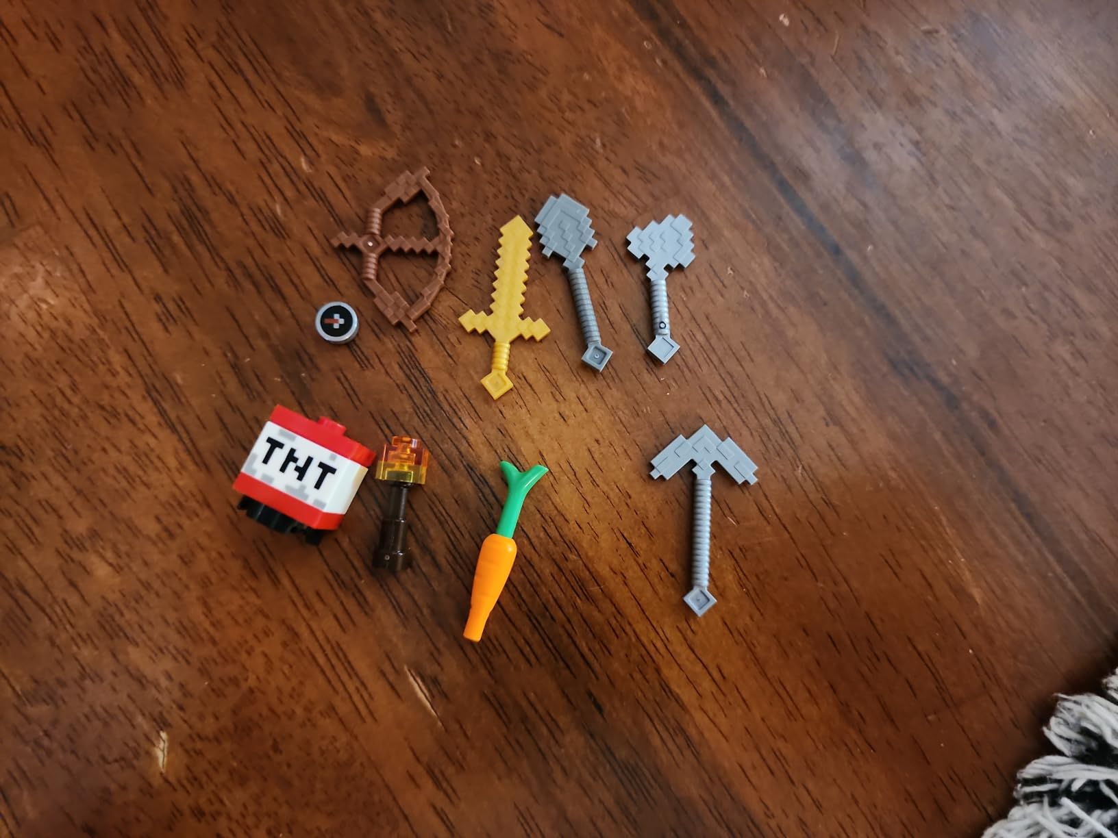 LEGO Minecraft Minifigure Accessory and Weapon Pack (for Steve Alex), 16 pcs customer photo 1