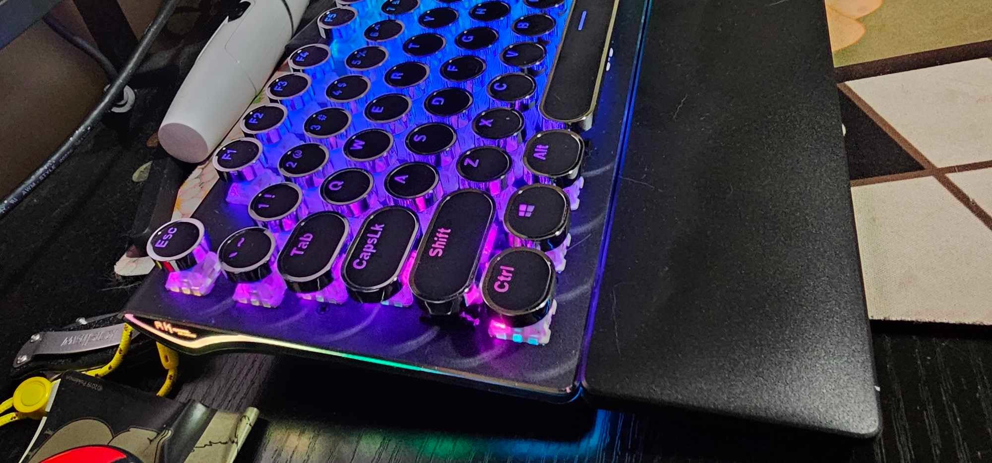 RK ROYAL KLUDGE S108 Typewriter Keyboard, Retro Mechanical Gaming Keyboard Wired 108 Keys with RGB Backlit Sidelight, Detachable Wrist Rest, Round Keycaps Blue Switches - Black customer photo 1