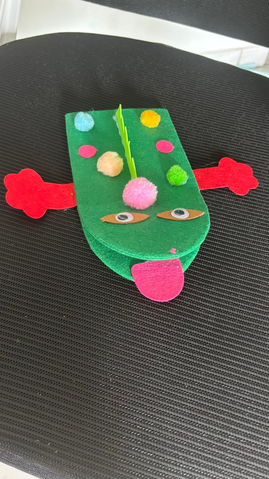 WATINC Hand Puppet Making Kit, Felt Sock Puppet Toys for Kids (Animals) | 6 Styles, Make Your Own Storytelling & Role Play Crafts, Creative Group Activity, Party Favors & Gifts for Kids Ages 4-8 customer photo 1
